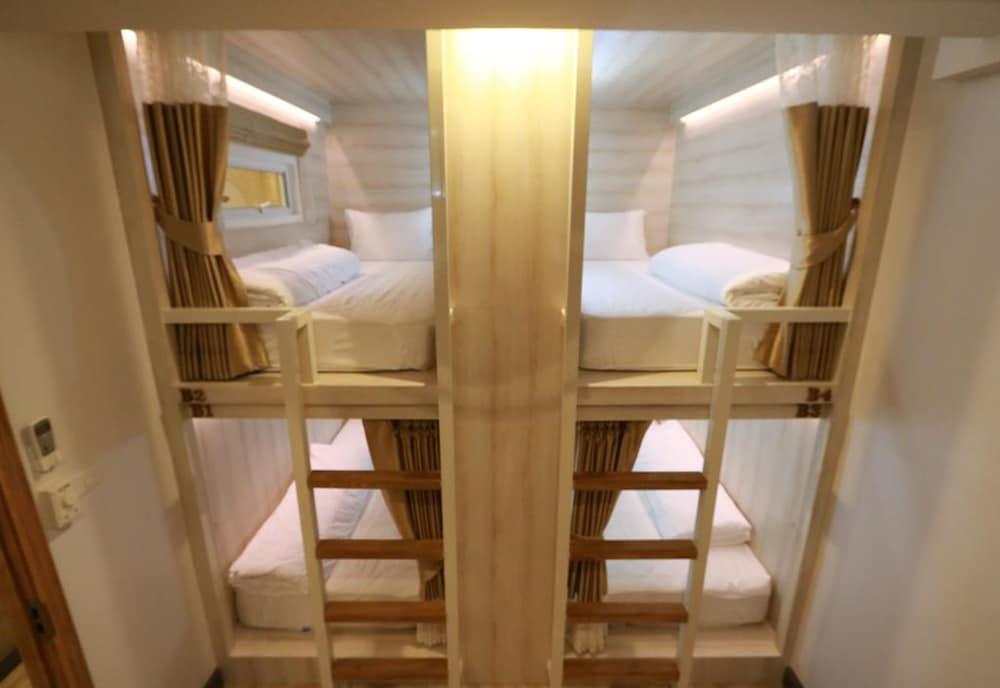 Lady M Hostel At Suvarnabhumi Airport - Female Only 29/49