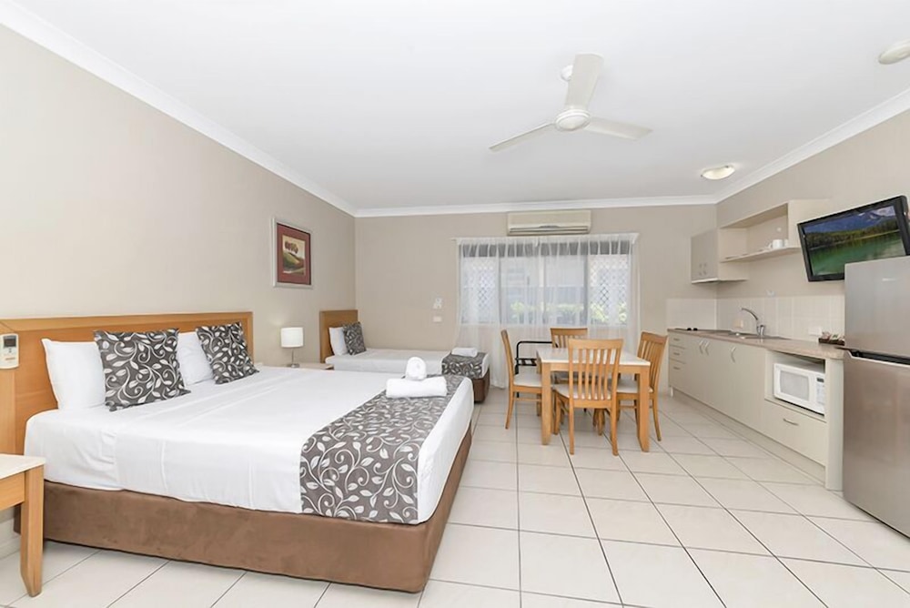 EXECUTIVE, FAMILY, KITCHENETTE
