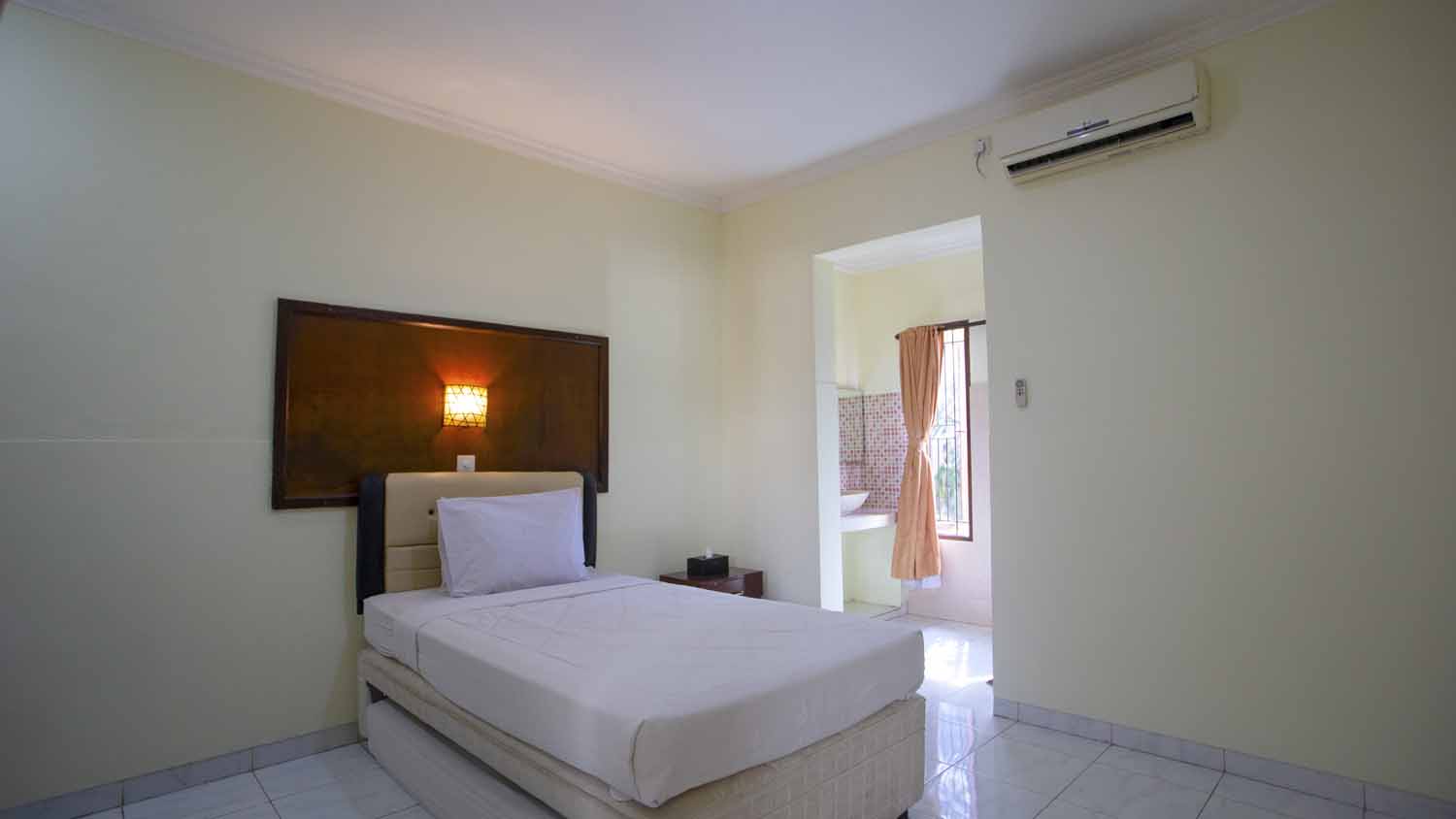 OYO 3910 Teges Inn 33/50