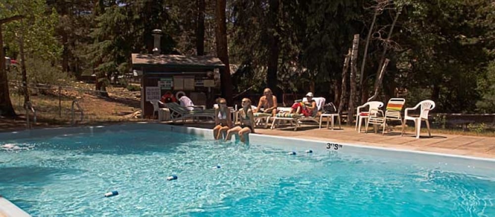 Nicky's Resort 42/44