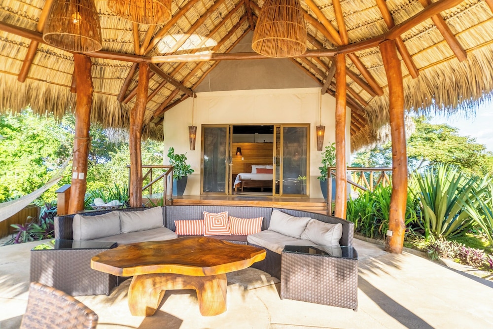 Isla Chiquita Glamping Hotel 30/50