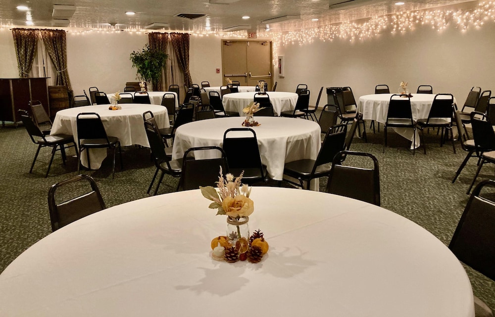 The Bicentennial Inn 43/60