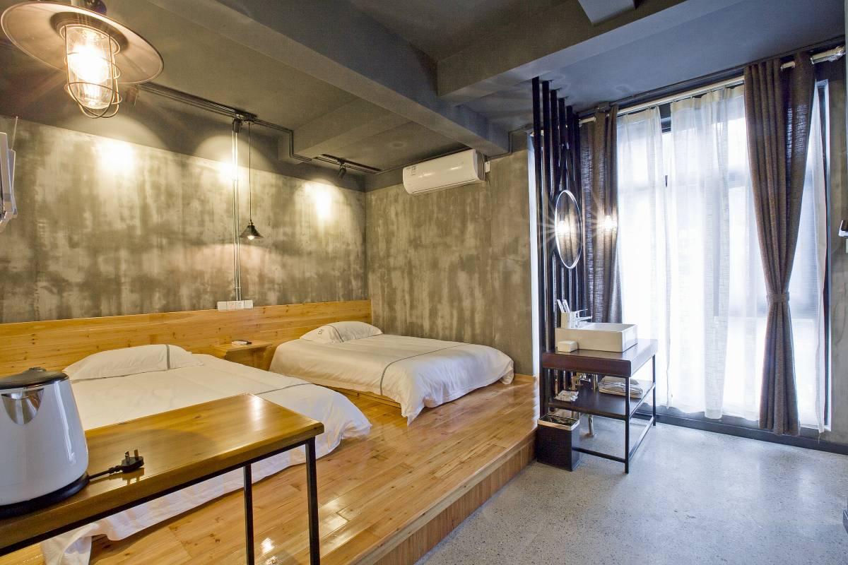 Deluxe, Twin Beds, Old Port View
