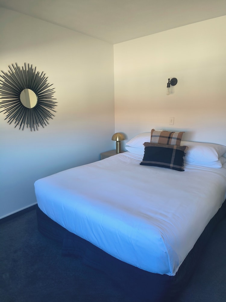 Apex Motor Lodge 16/58