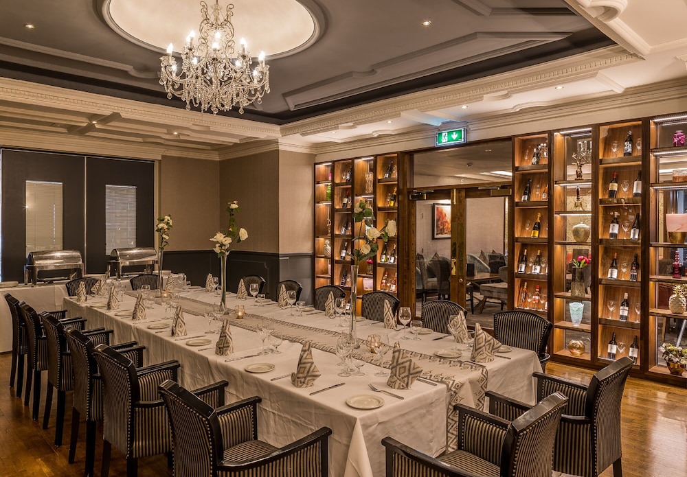 Dublin Skylon Hotel 48/60