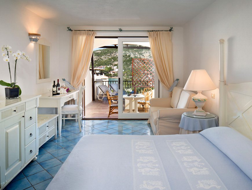 جناح جونيور، Club Hotel Baja Sardinia 2/3