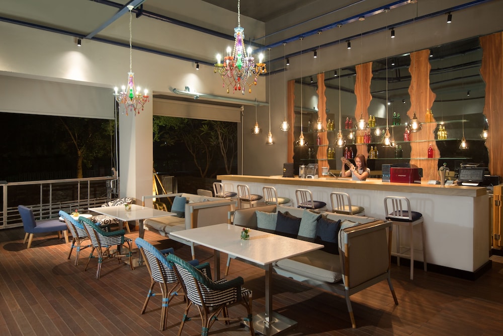 Delonix Hotel Karawang 42/55