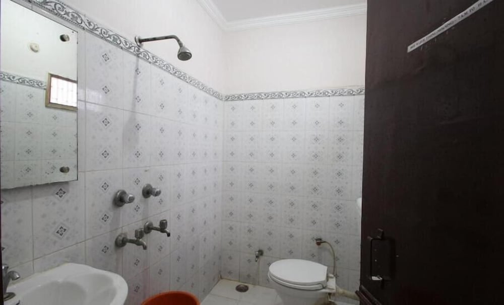 HOTEL AJAY INTERNATIONAL 42/46