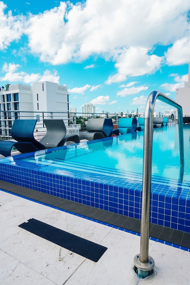 Fairwind Hotel Miami Beach 61/86