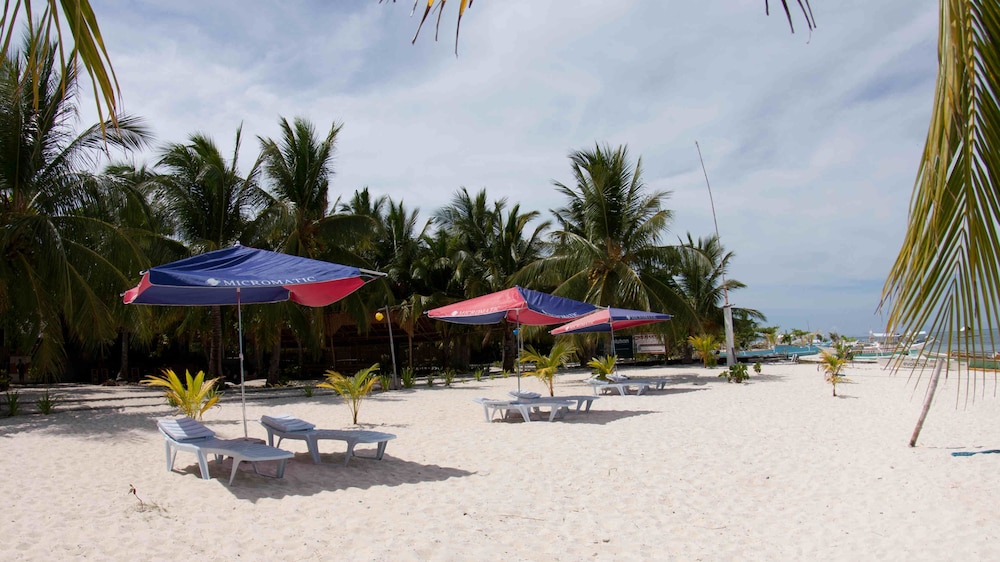Evolution Dive And Beach Resort 41/46