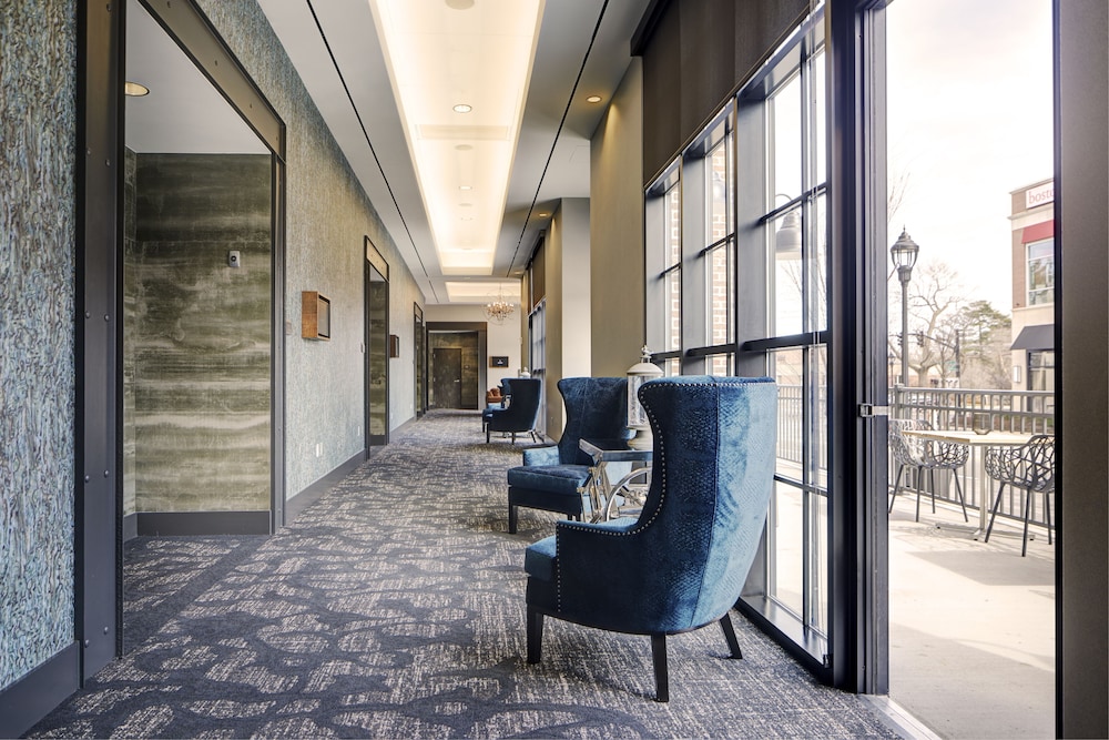 Archer Hotel Burlington 42/80