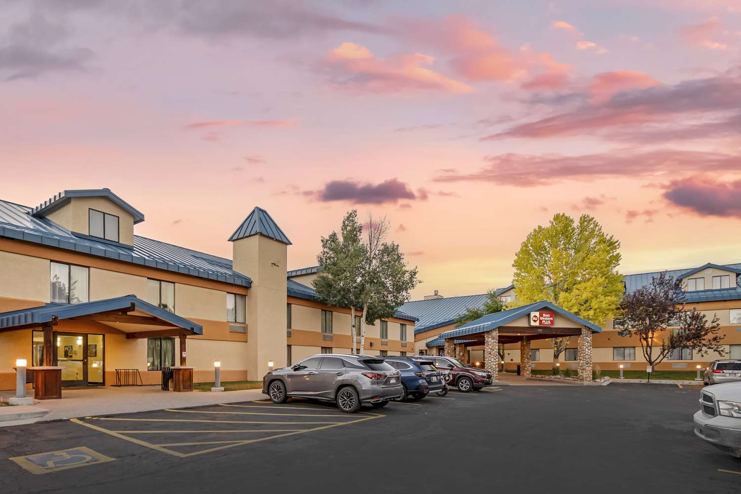 Best Western Plus Eagle/Vail Valley 41/41