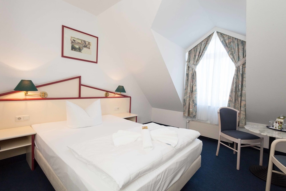 Hotel 3 Linden 13/45