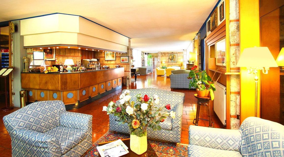 Garden Hotel 4/7