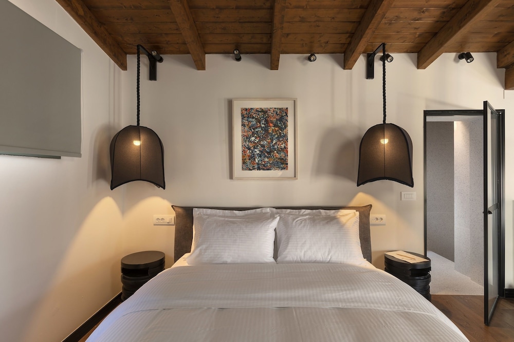 Noma Hotel 7/50