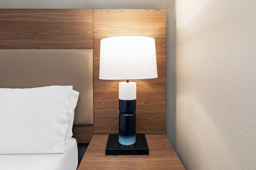 Candlewood Suites Topeka 20/49