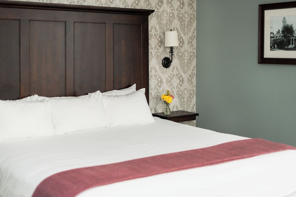 The Groton Inn 23/50