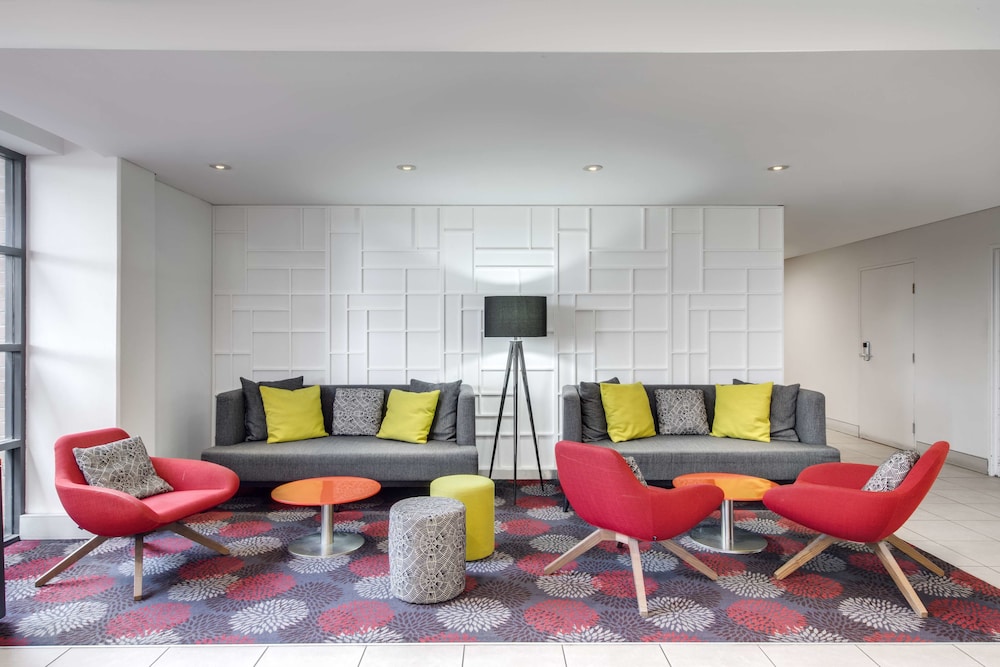 Mercure Sydney Macquarie Park 40/64