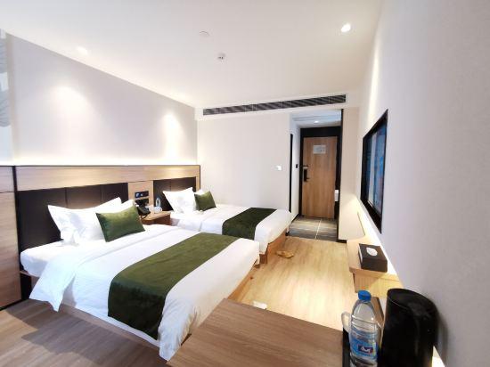 DELUXE, 2 BEDS