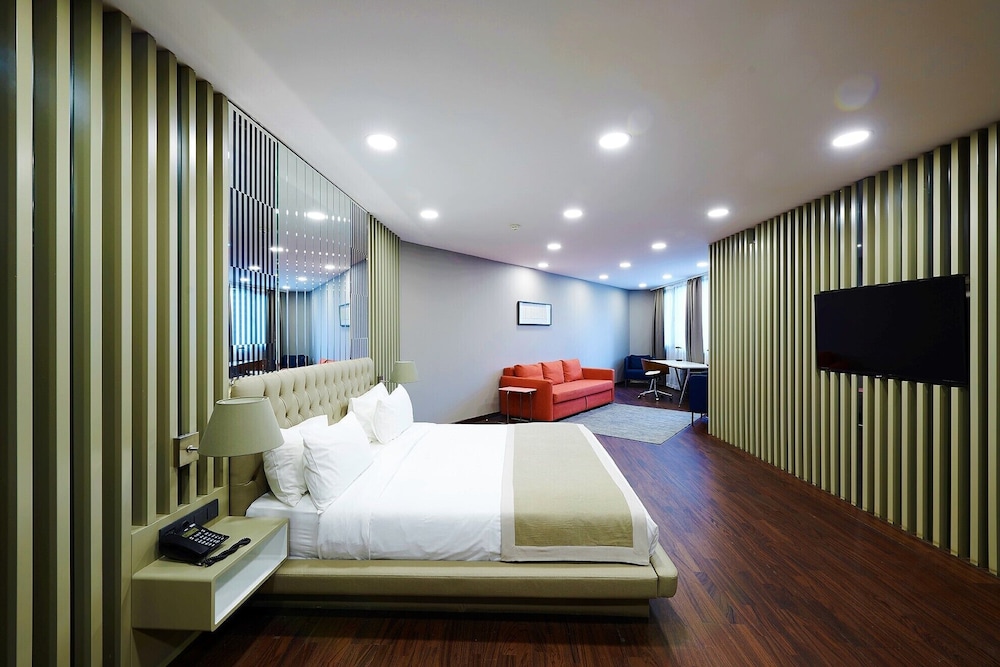 The City Suites 31/61