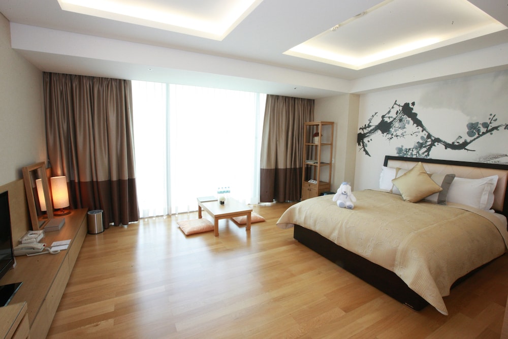 High1 Grand Hotel Convention Tower 13/64