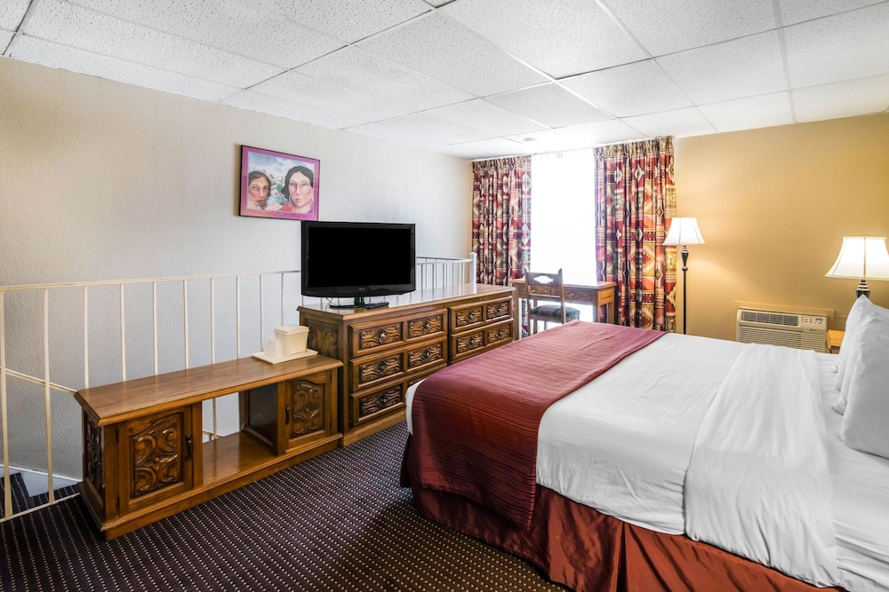 Quality Inn Taos 10/41