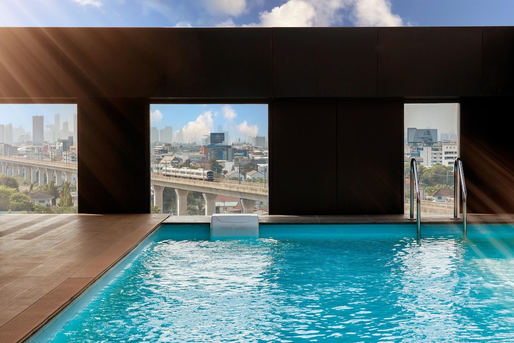 Zayn Hotel Bangkok 24/47