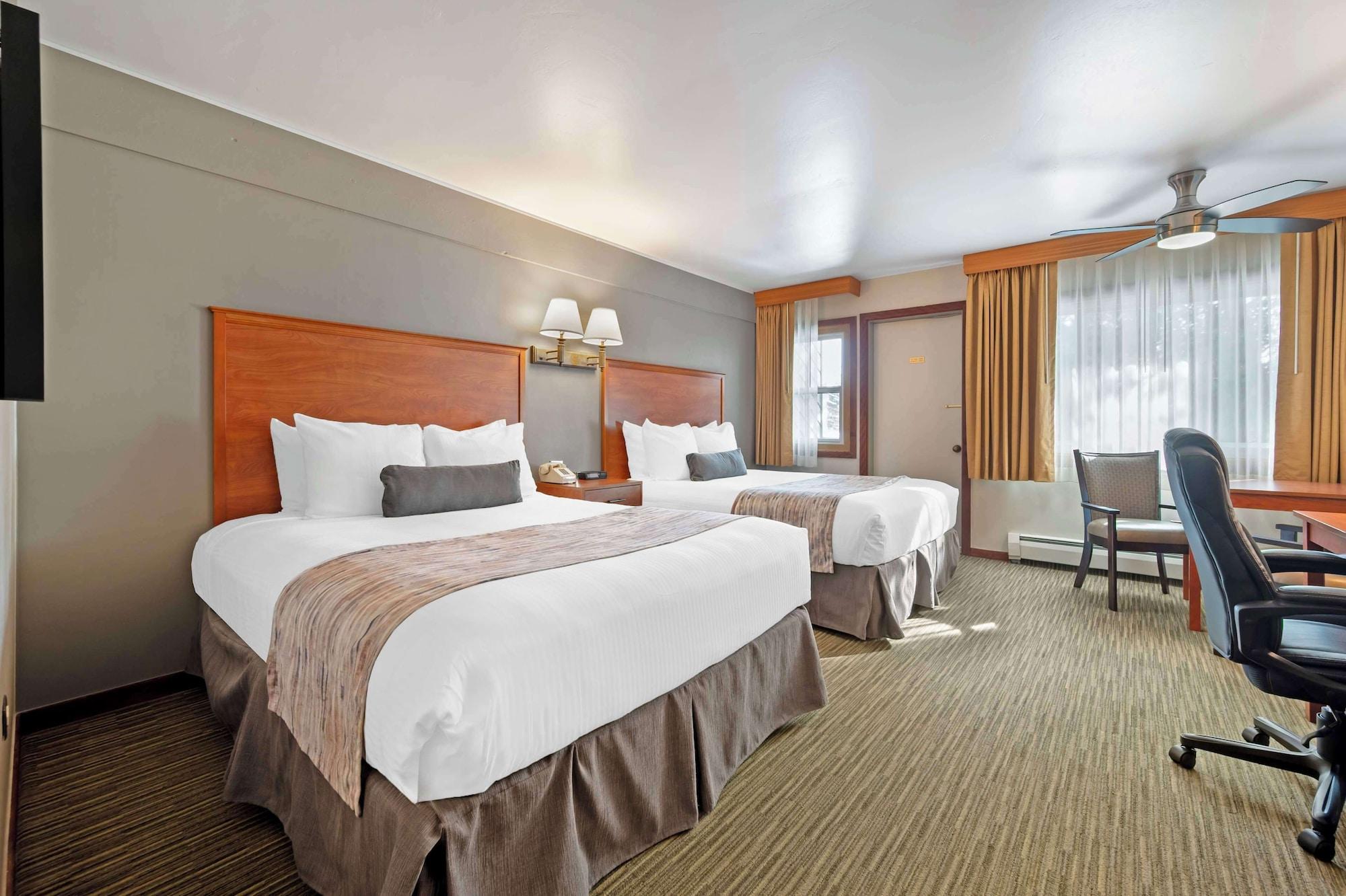 Suite, Multiple Beds, Balcony، Best Western Ptarmigan Lodge 4/8