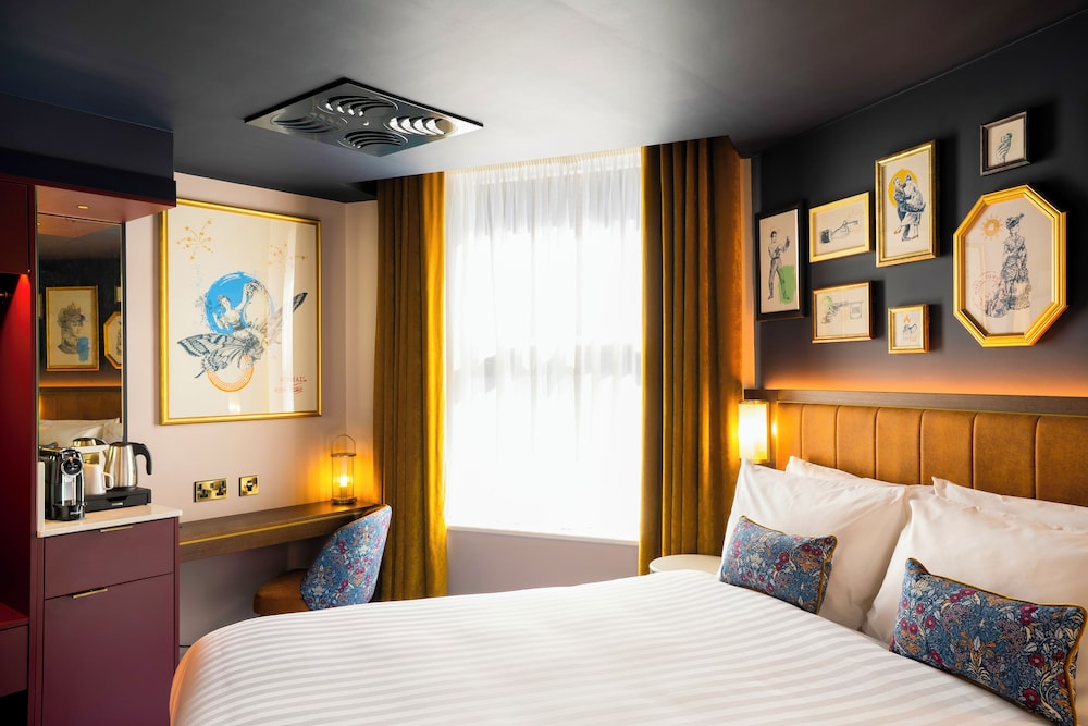 EXECUTIVE, DOUBLE BED
