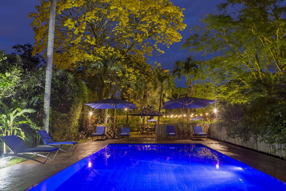 Sazagua Boutique 8/69