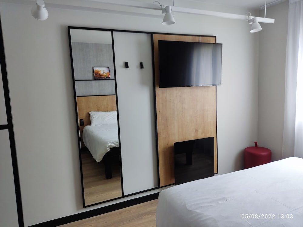 Ibis Brive Centre 18/65