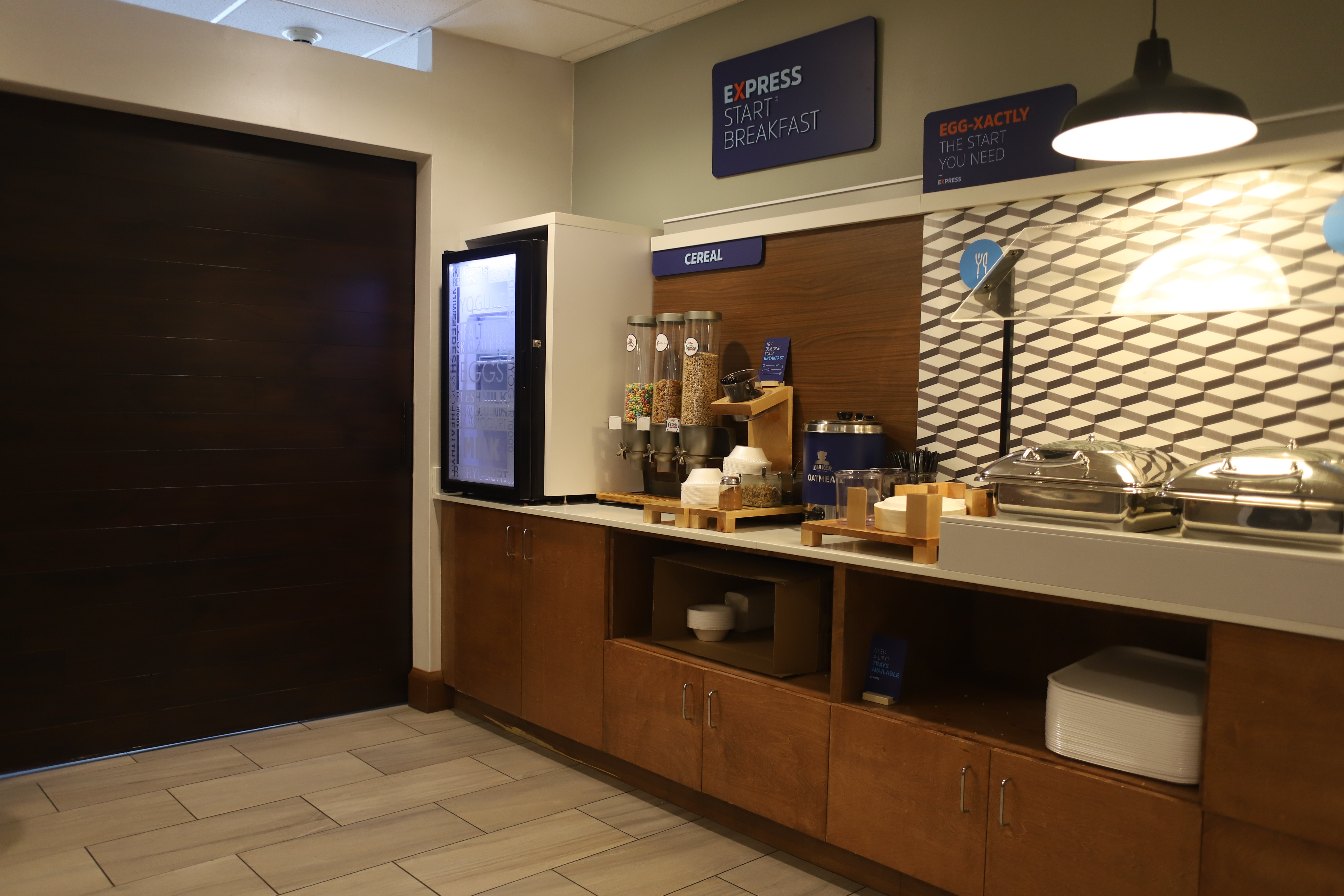 HOLIDAY INN EXPRESS & SUITES CHARLOTTESVILLE - RUCKERSVILLE 54/54