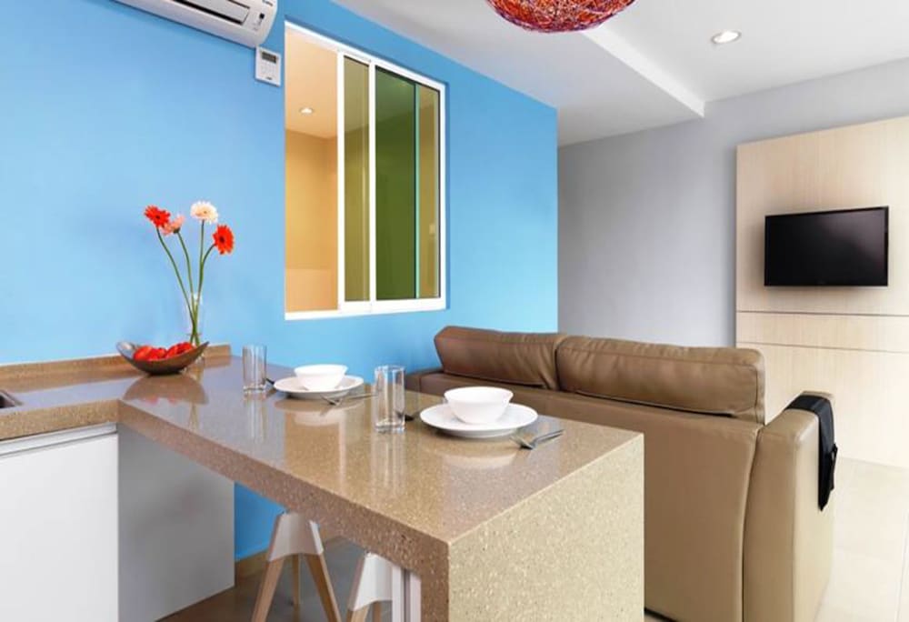Fenix Inn 46/54