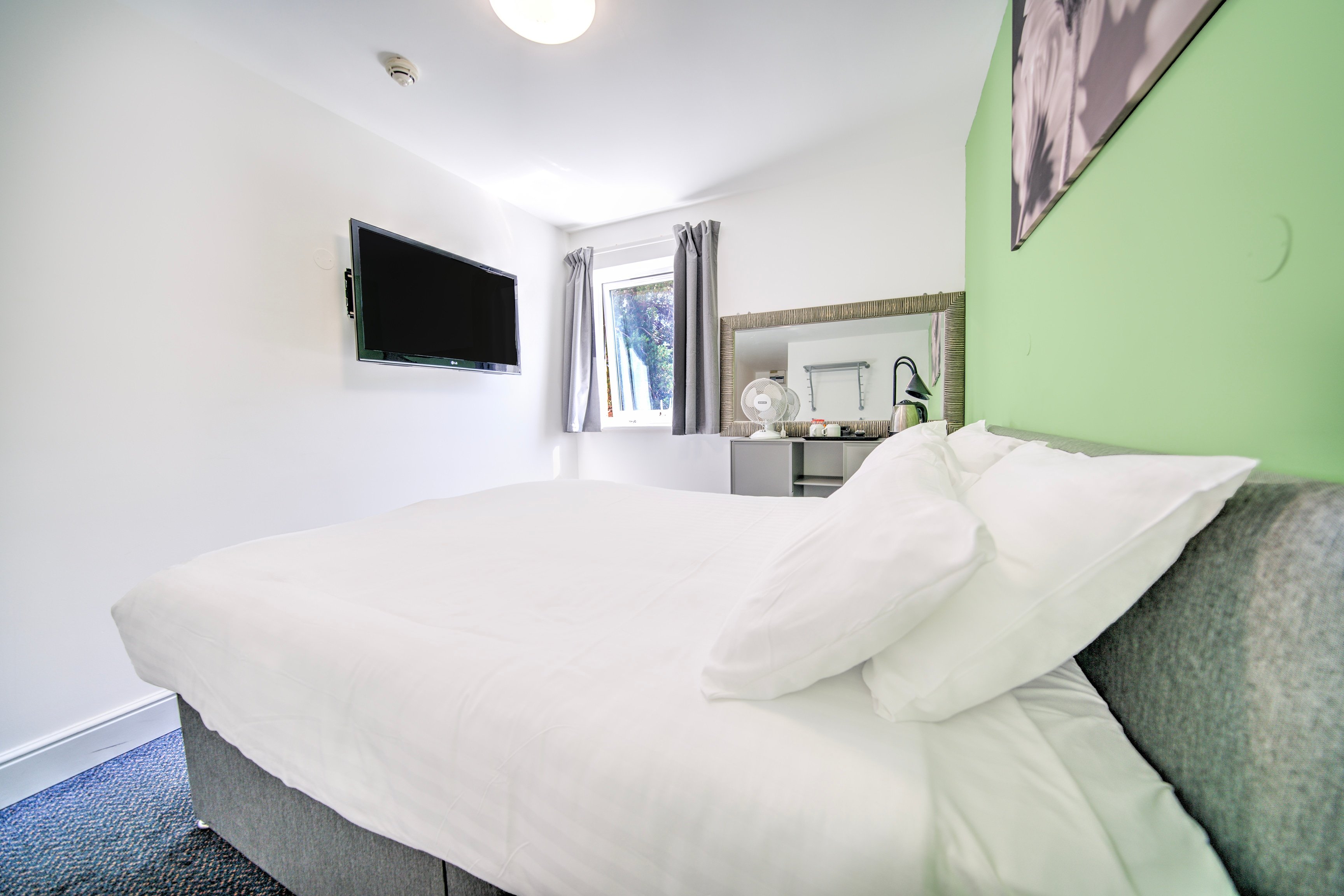 GO2 Gloucester Hotel by OYO 23/40