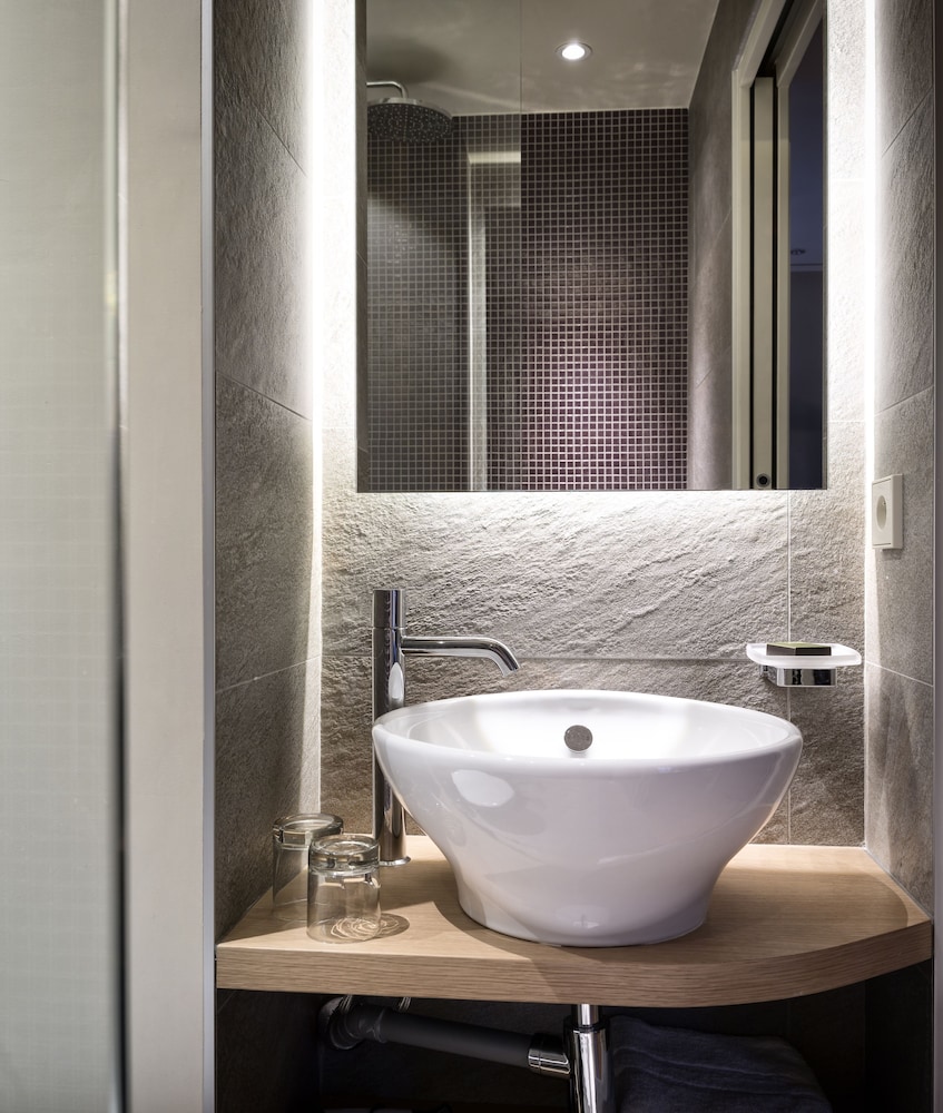 Max Hotel 57/59