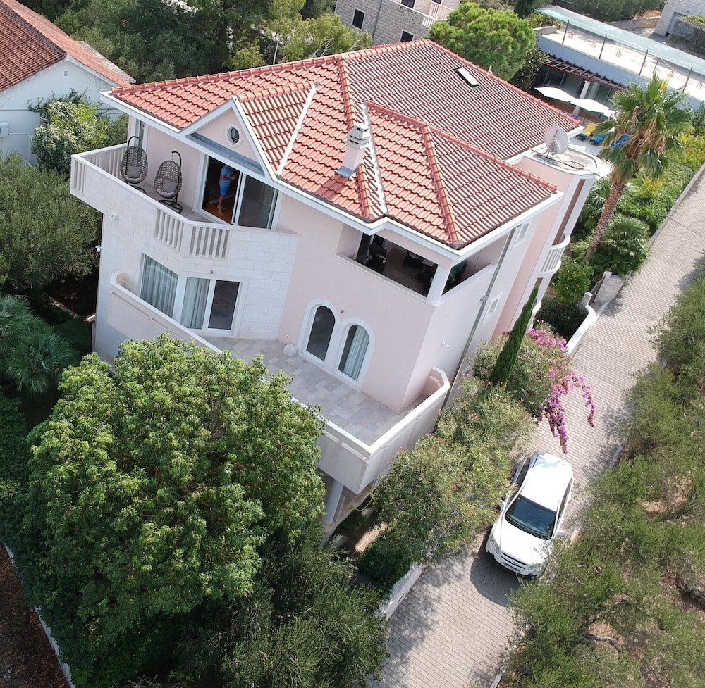VILA KETI 6/50