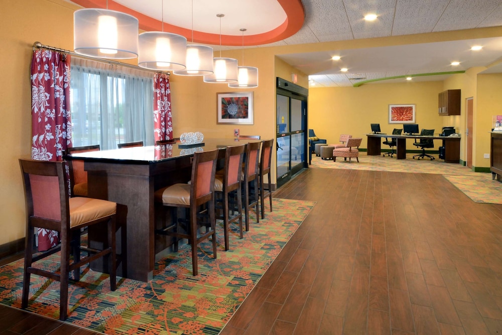 Hampton Inn Fayetteville Fort Bragg 35/41