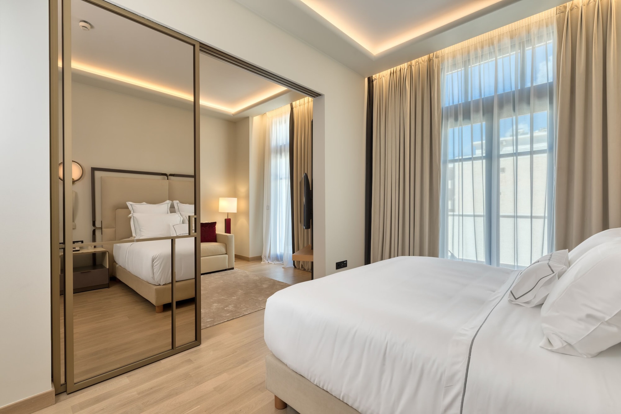 2 BEDROOMS, SUITE, CITY VIEW