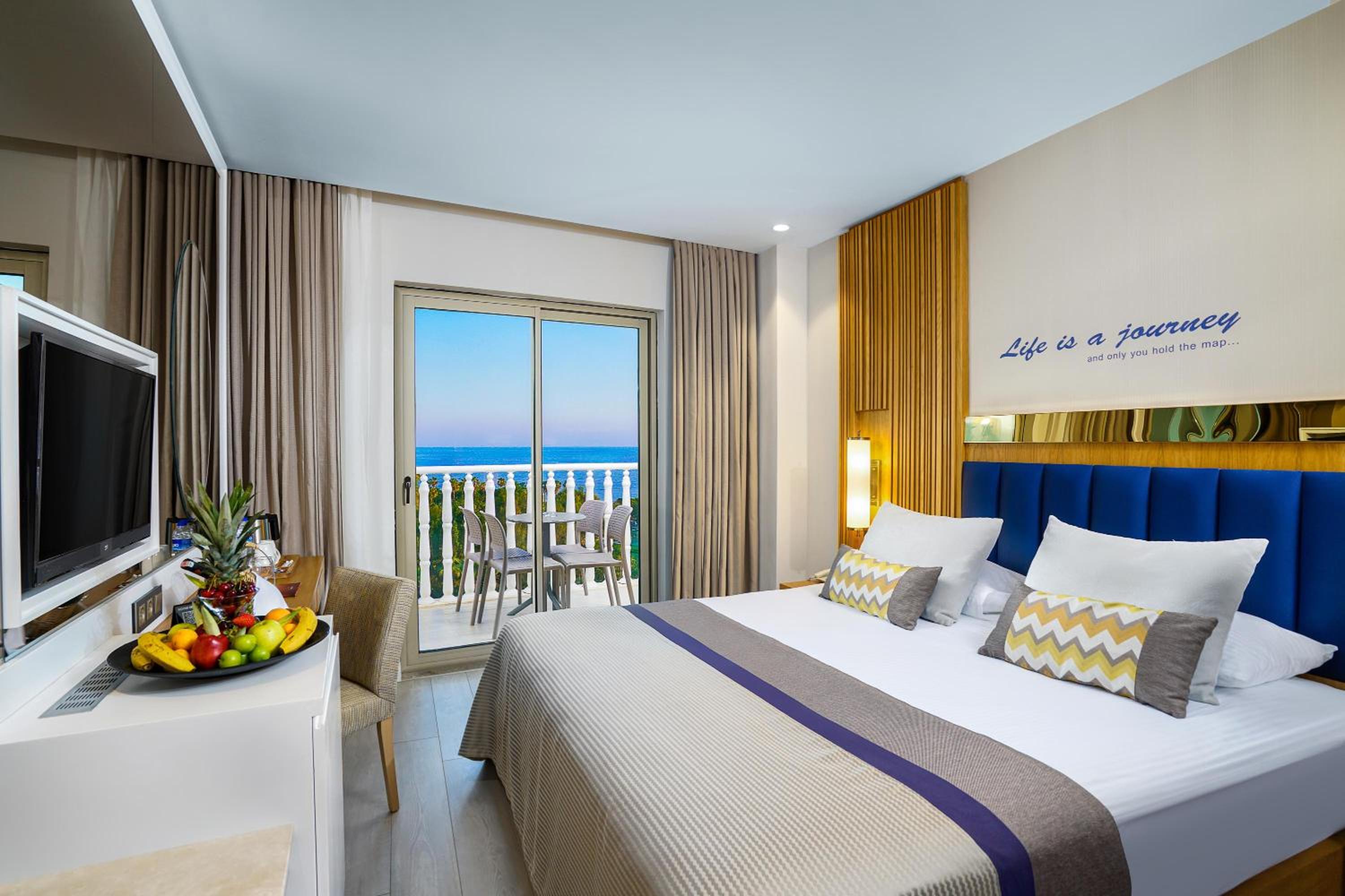 FAMILY ROOM SEAVIEW