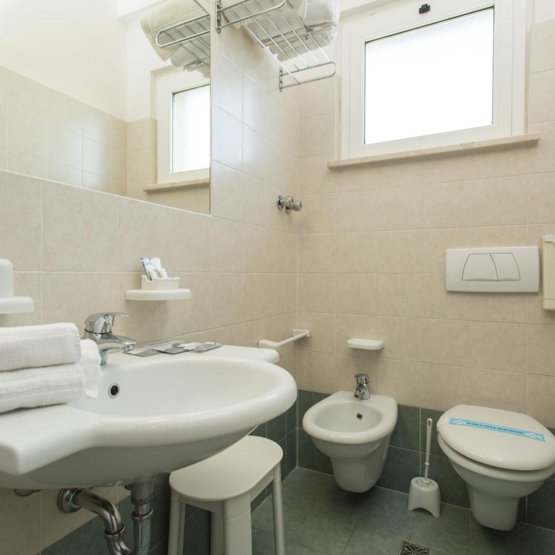 Hotel Tritone 48/50