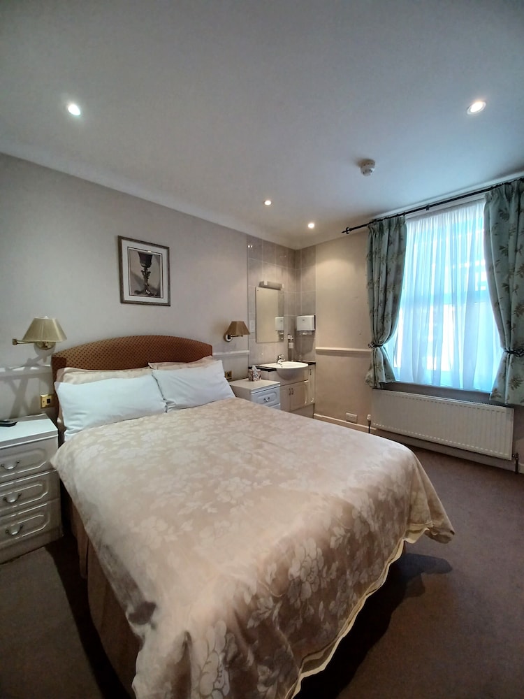 Hunters Lodge 14/50