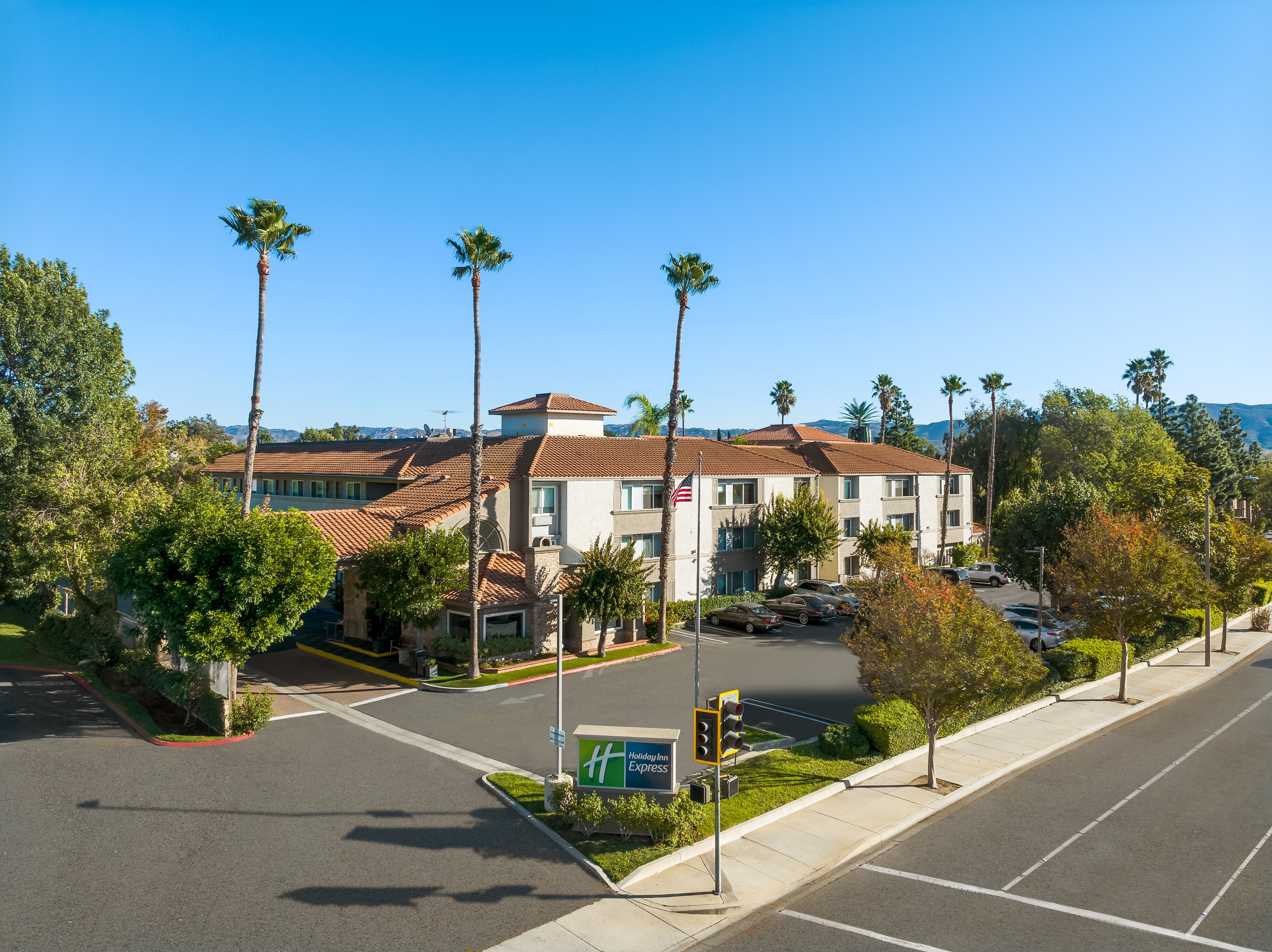 Holiday Inn Express Simi Valley 58/60