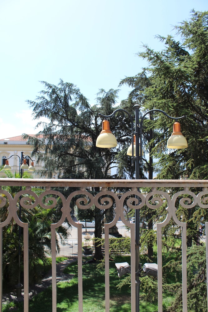 Hotel Santuario Pompei 45/50