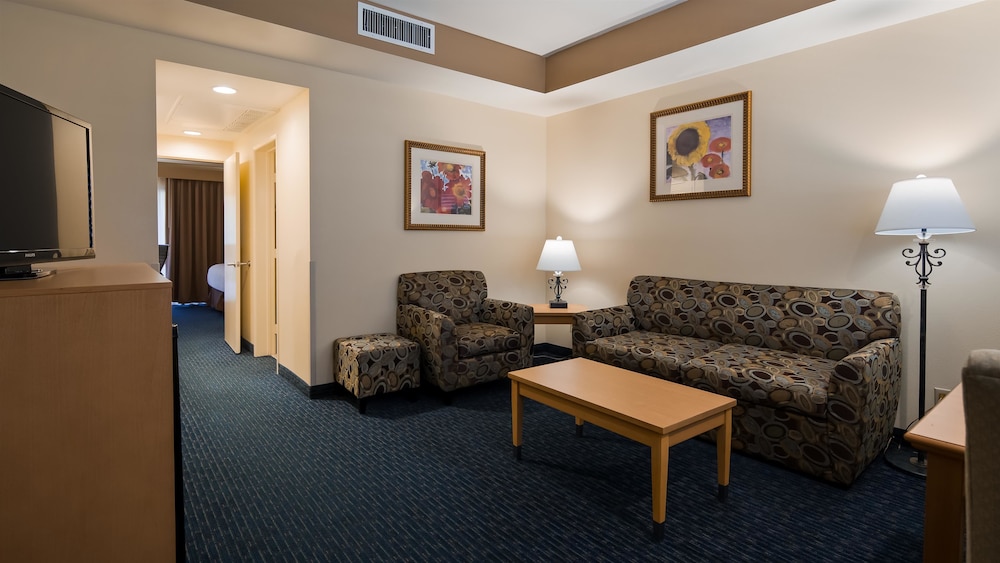 Best Western Plus Palm Desert Resort 25/43