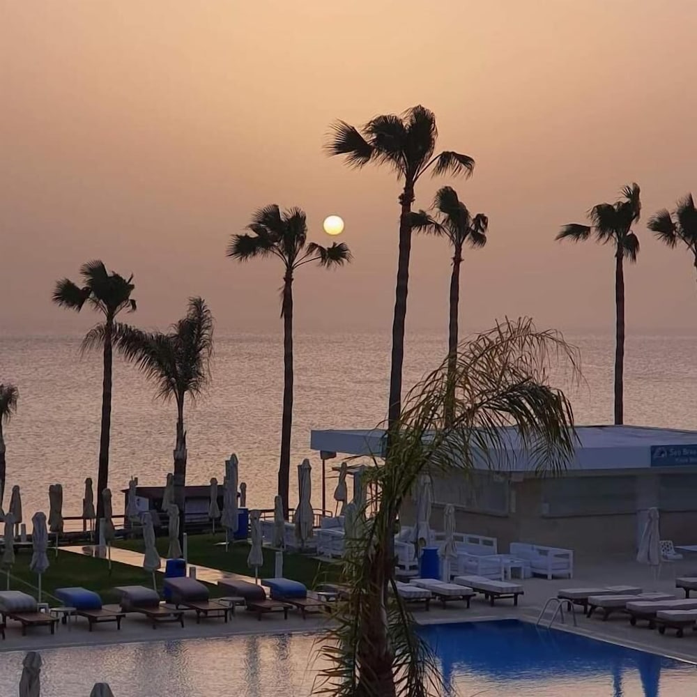 Constantinos The Great Beach Hotel 59/68