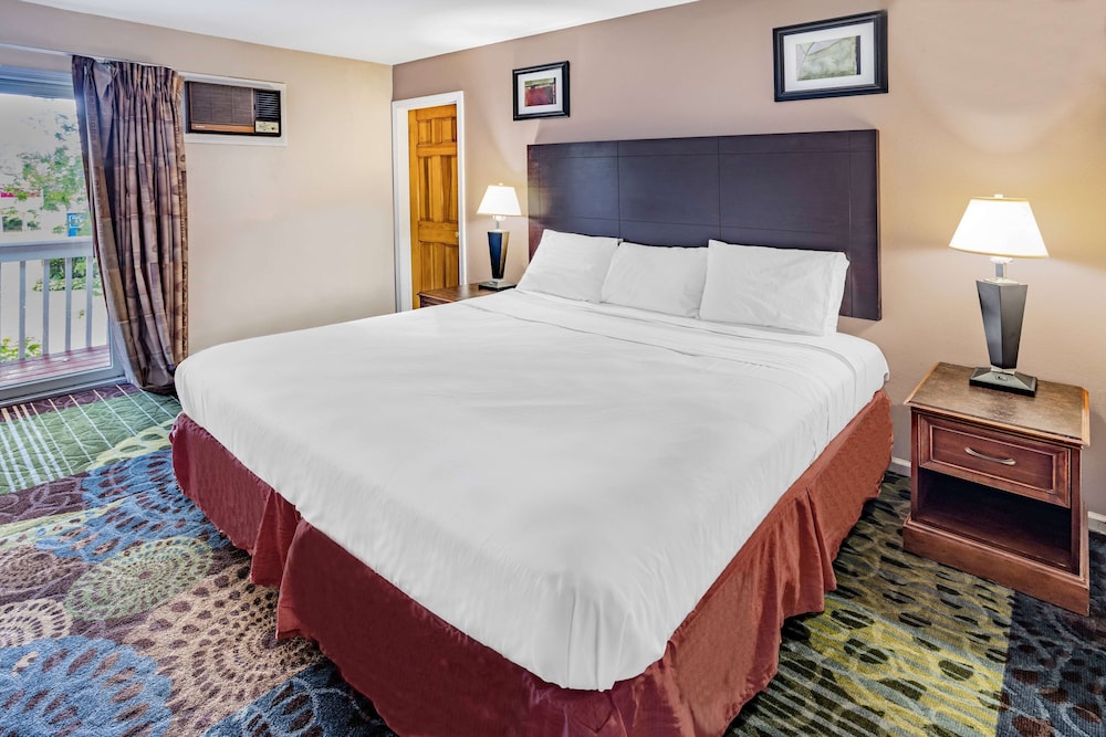 Travelodge by Wyndham Great Barrington Berkshires 13/43
