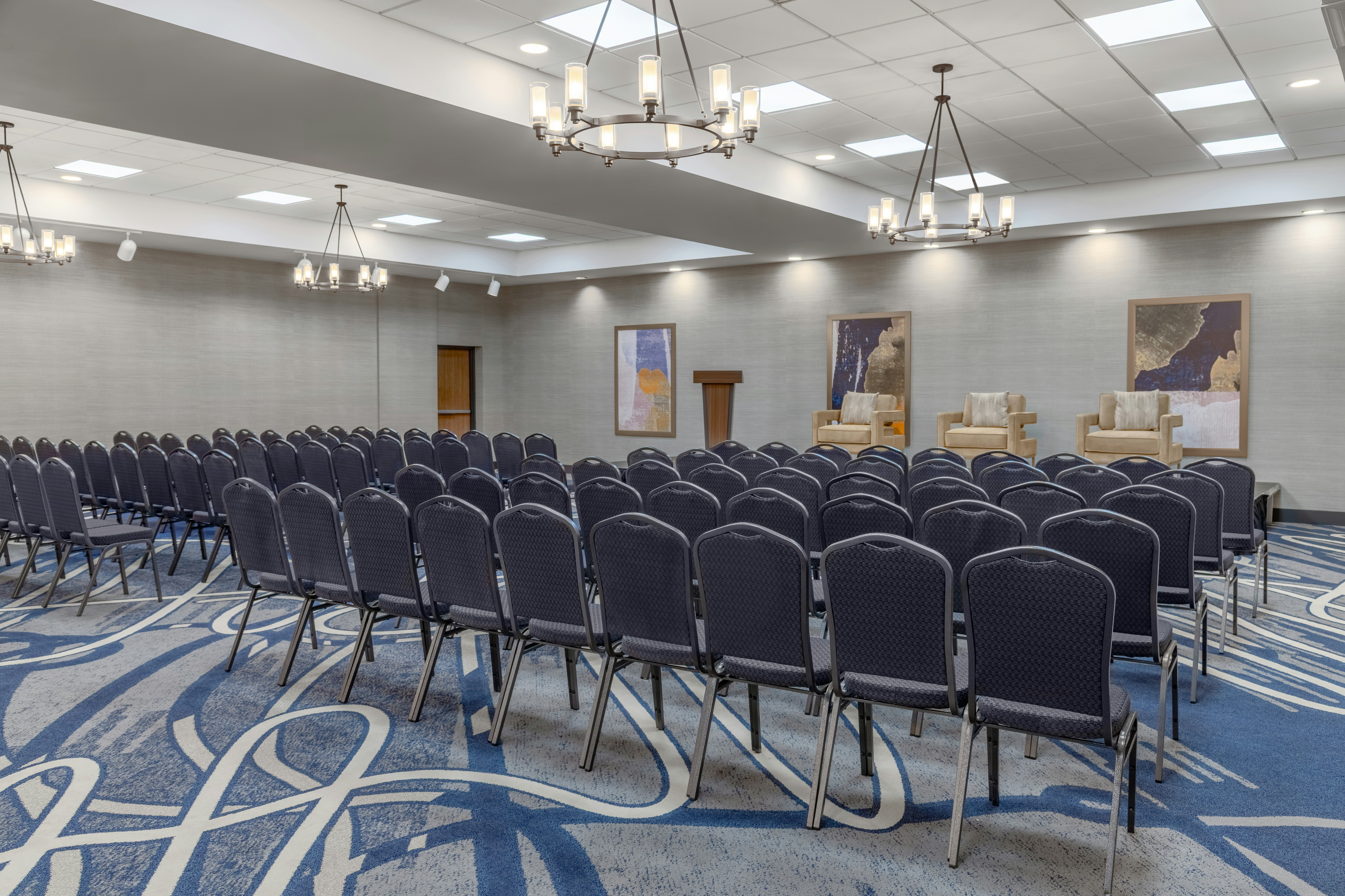 DoubleTree by Hilton Owatonna 21/27