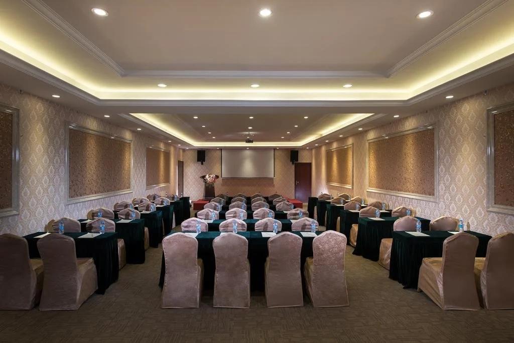 Vienna Hotel (Shenzhen Shiyan Shilong Community) 43/49