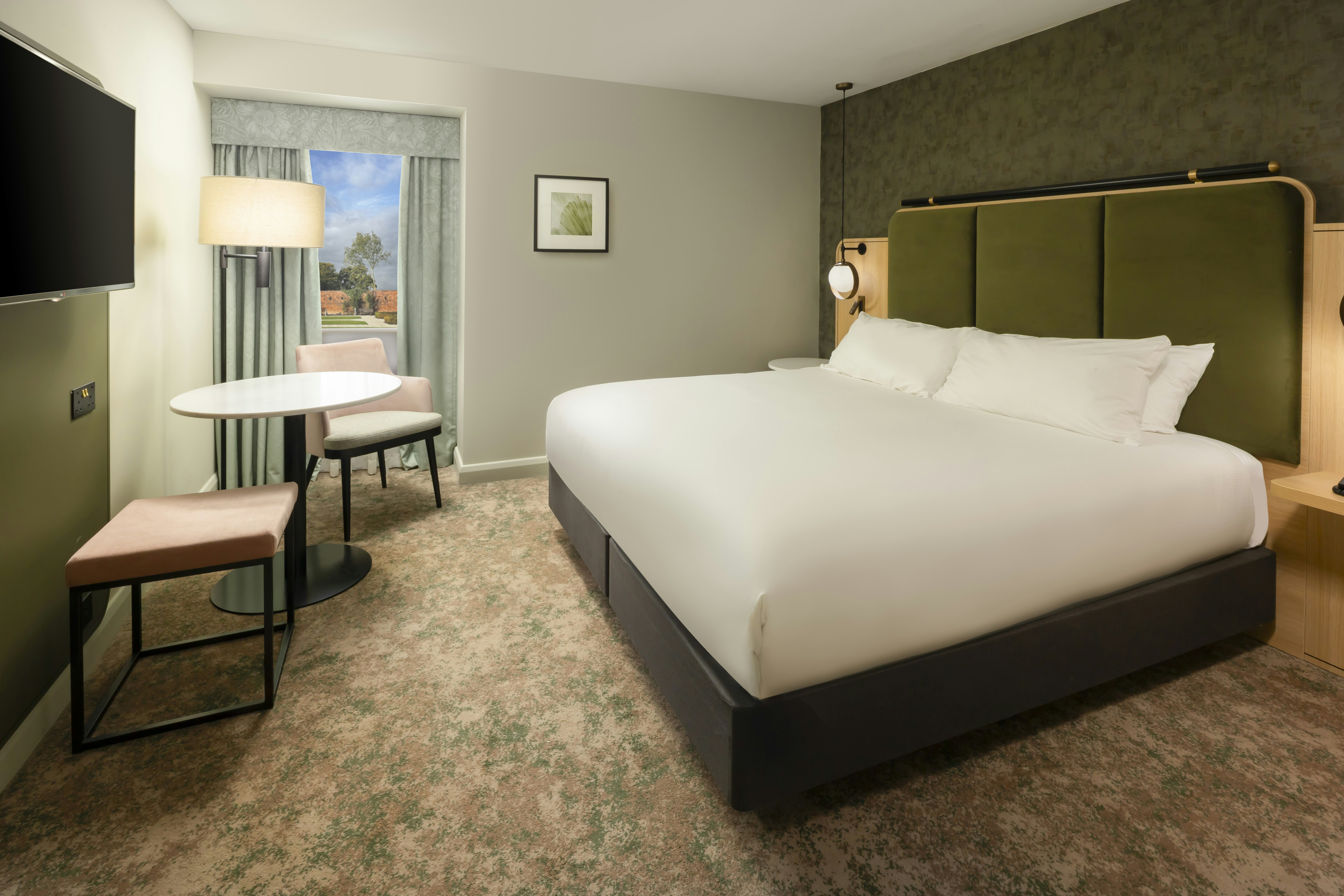 SUPERIOR, KING BED, GARDEN VIEW