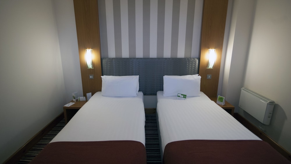 HOLIDAY INN MANCHESTER-CENTRAL PARK 32/73